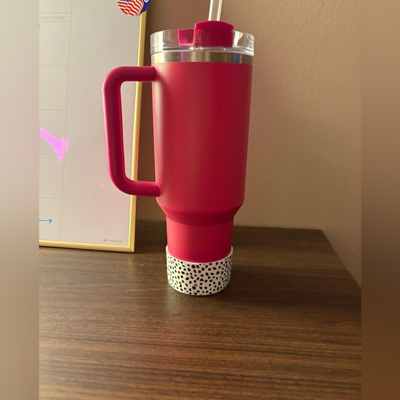 STANLEY Quencher H2.O FlowStateTM Tumbler 40oz Camelia Limited Edition - Picture 3 of 6